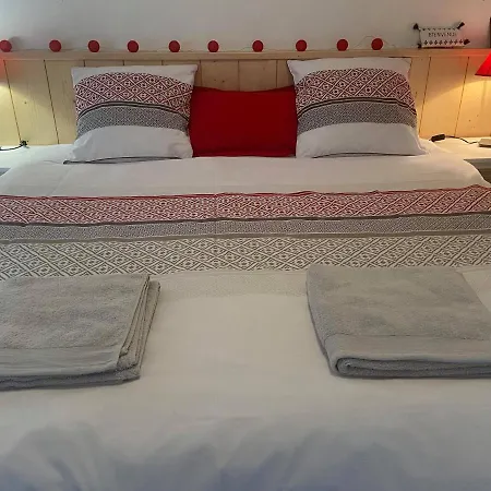 Les D'angres - N°1 Apartment